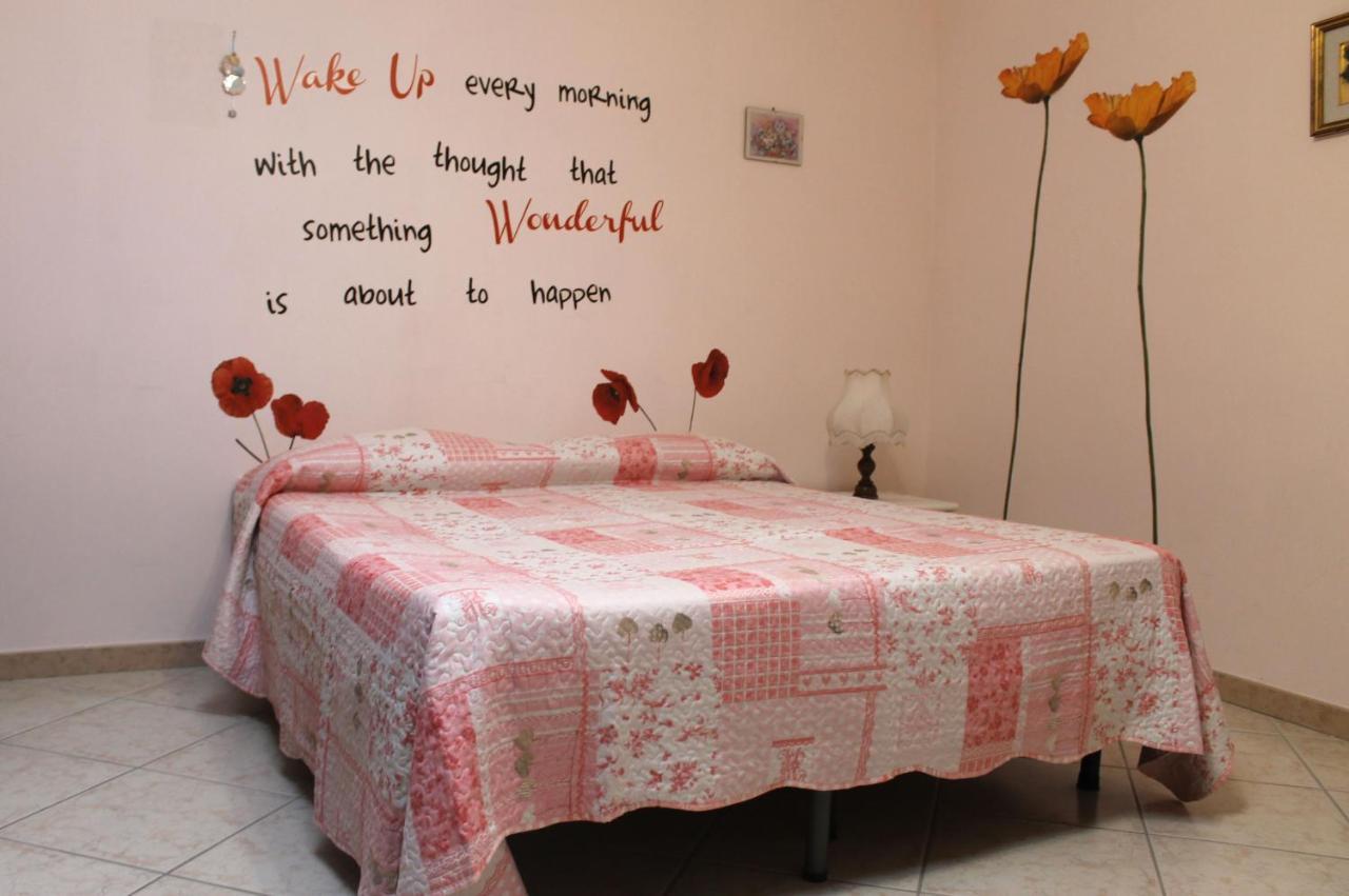 Casa Marinella Apartment อาเจโรลา ภายนอก รูปภาพ