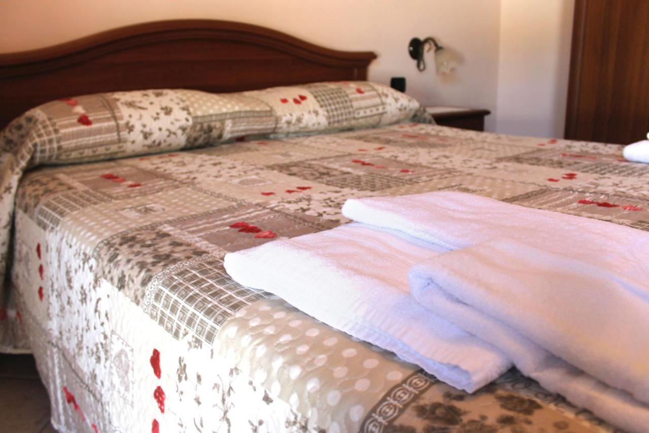 Casa Marinella Apartment อาเจโรลา ภายนอก รูปภาพ