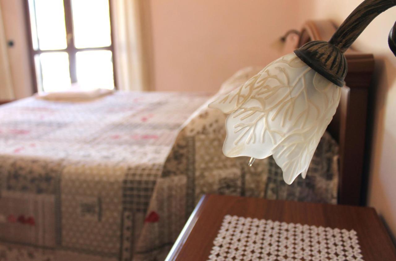 Casa Marinella Apartment อาเจโรลา ภายนอก รูปภาพ