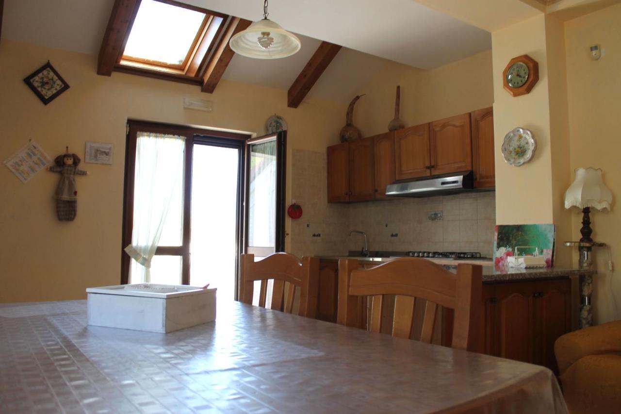 Casa Marinella Apartment อาเจโรลา ภายนอก รูปภาพ