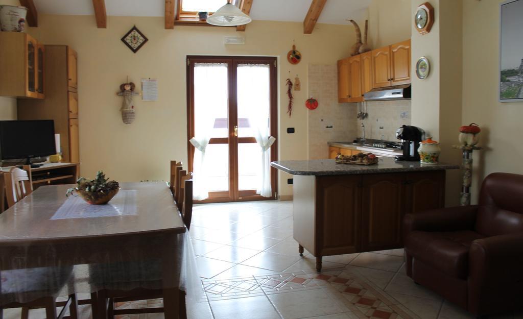 Casa Marinella Apartment อาเจโรลา ภายนอก รูปภาพ