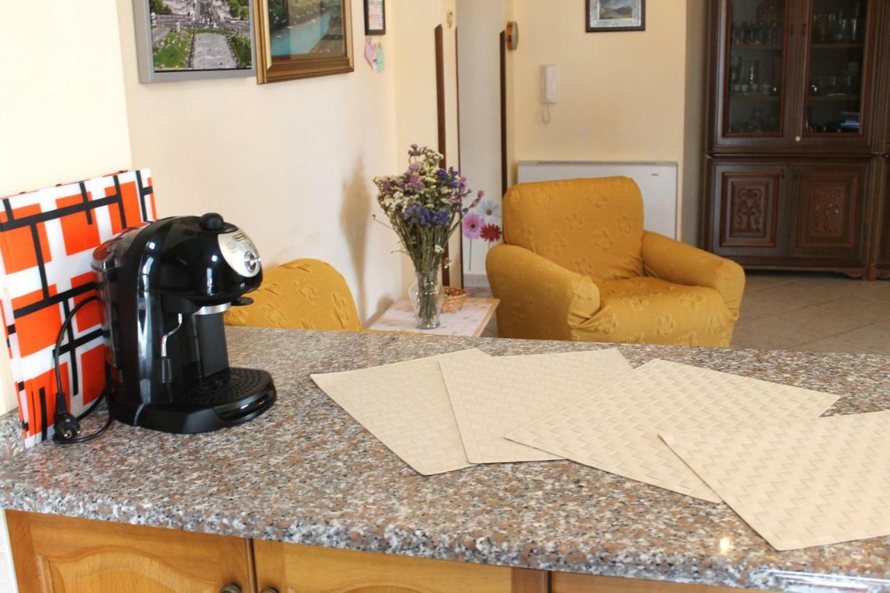Casa Marinella Apartment อาเจโรลา ภายนอก รูปภาพ