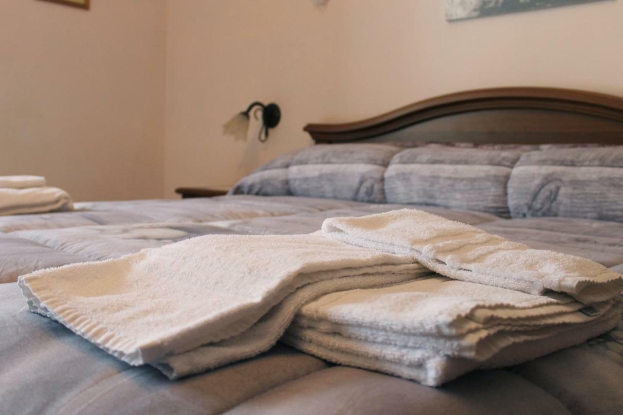 Casa Marinella Apartment อาเจโรลา ภายนอก รูปภาพ